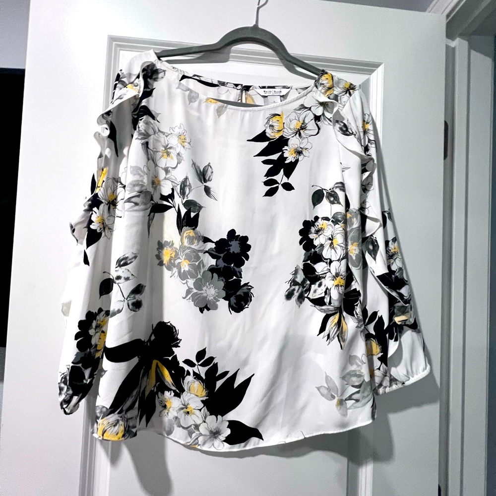 White House   black market floral top